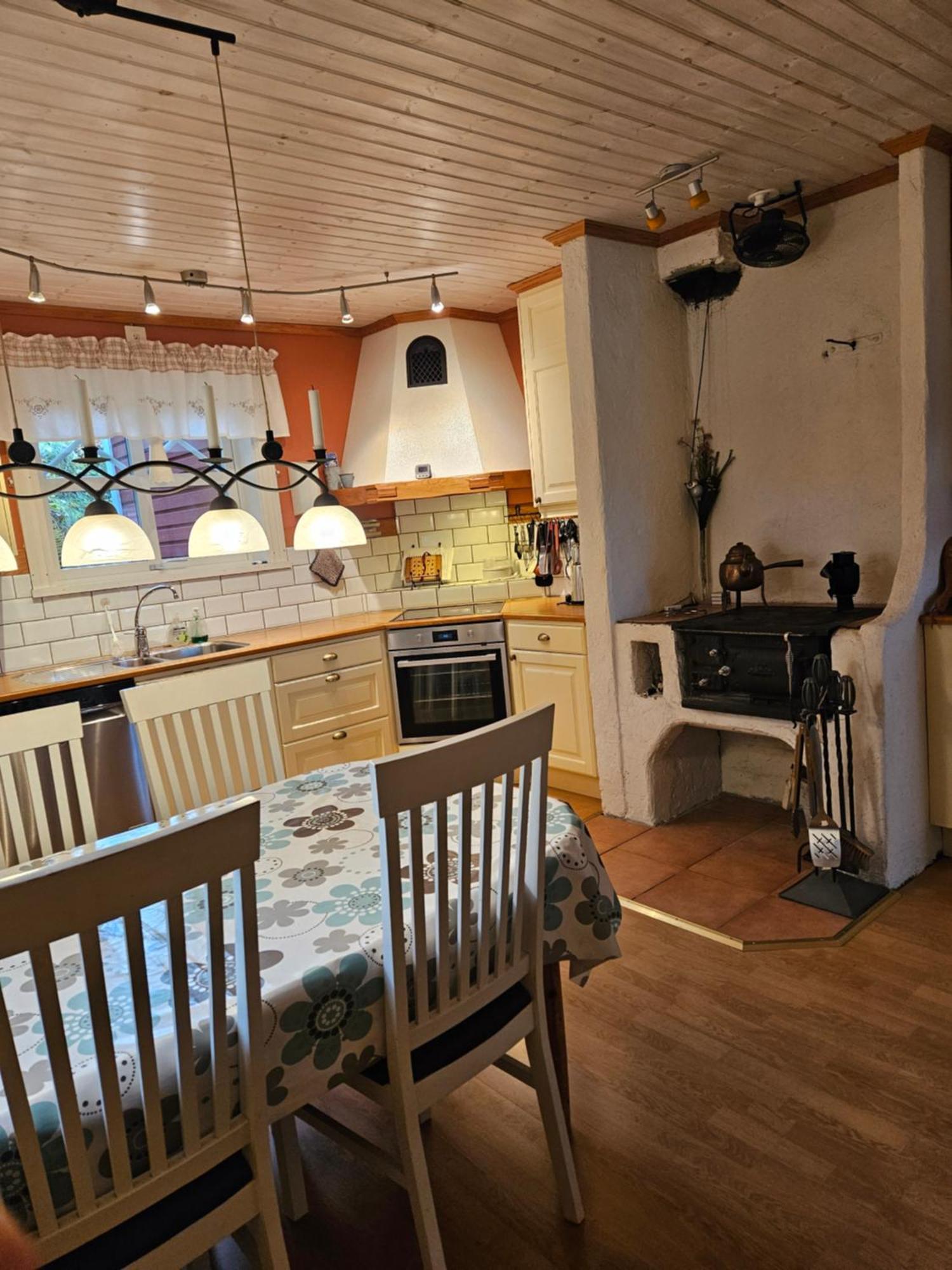 Romme Stugby Hotel Borlänge Екстериор снимка